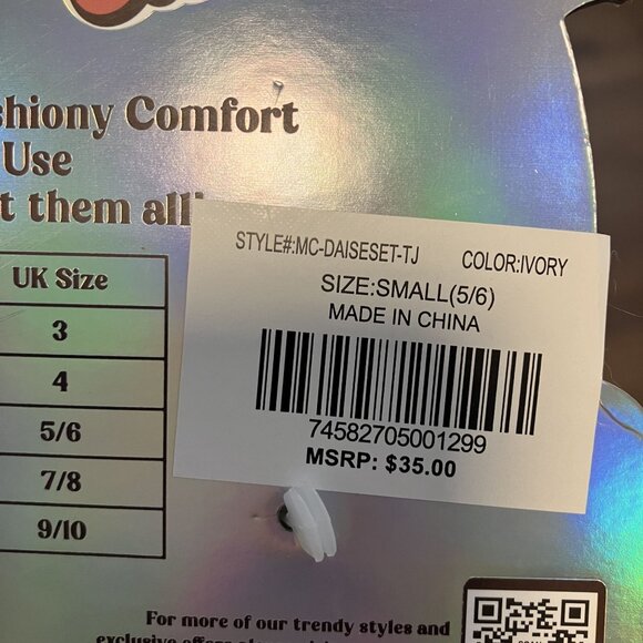 Moon Cake NWT Cream Happy Face Flower Fuzzy Slippers and Socks Set Sz 5/6 - Picture 5 of 9